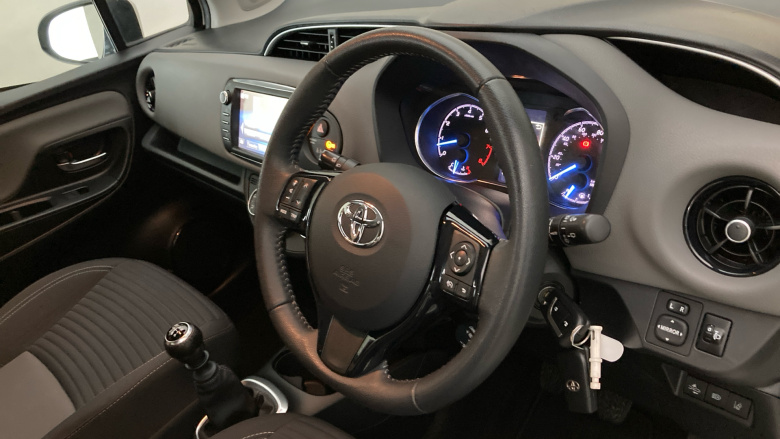 Toyota Yaris 1.5 VVT-i Icon Tech 5dr Petrol Hatchback